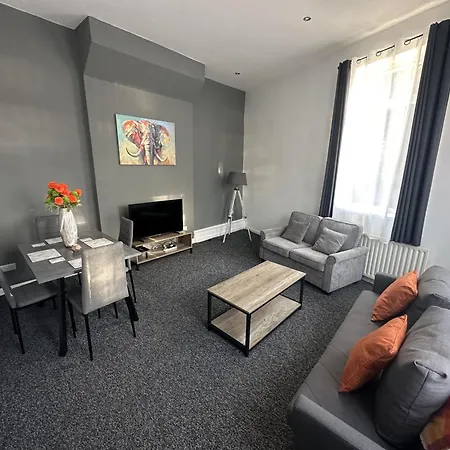 Large Ground Floor Apartment - South Shields - 3 Minutes From South Tyneside Hospital, 8 Minutes From Beach Exterior photo